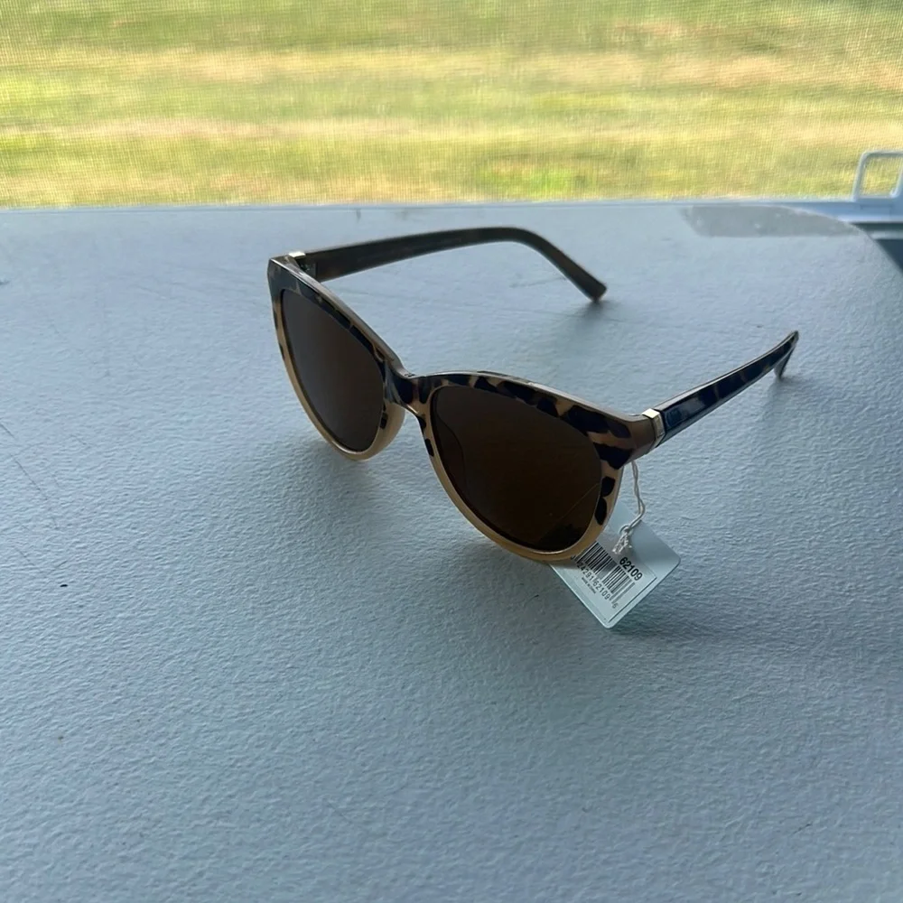 NEW Piranha Leopard Print Sunglasses